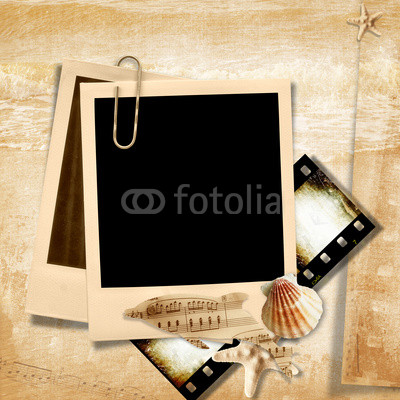 Retro_photo_frame_with_seashells.jpg
